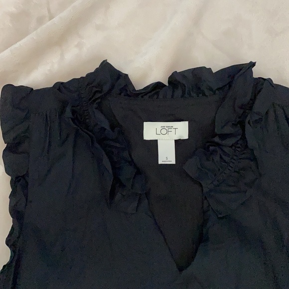 Black sleeve top - Picture 2 of 5